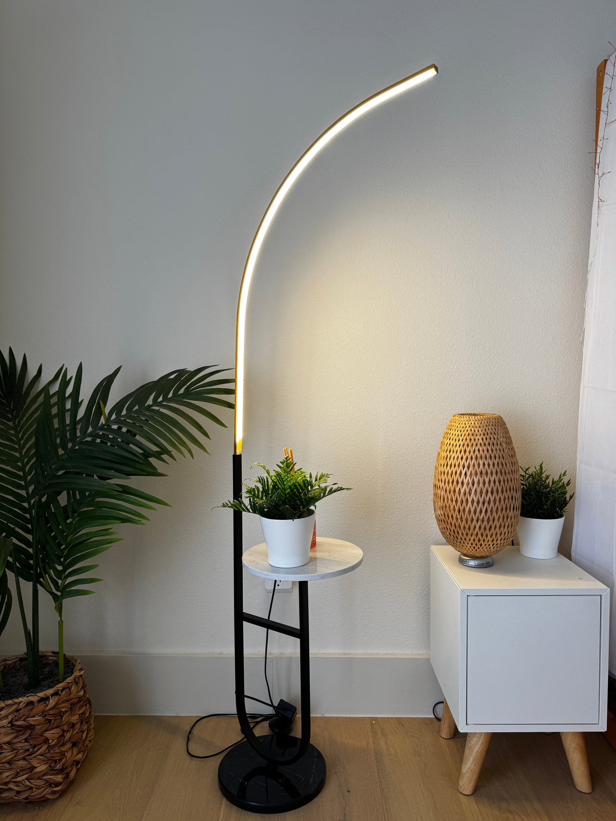 Crescenté Arc Floor Lamp