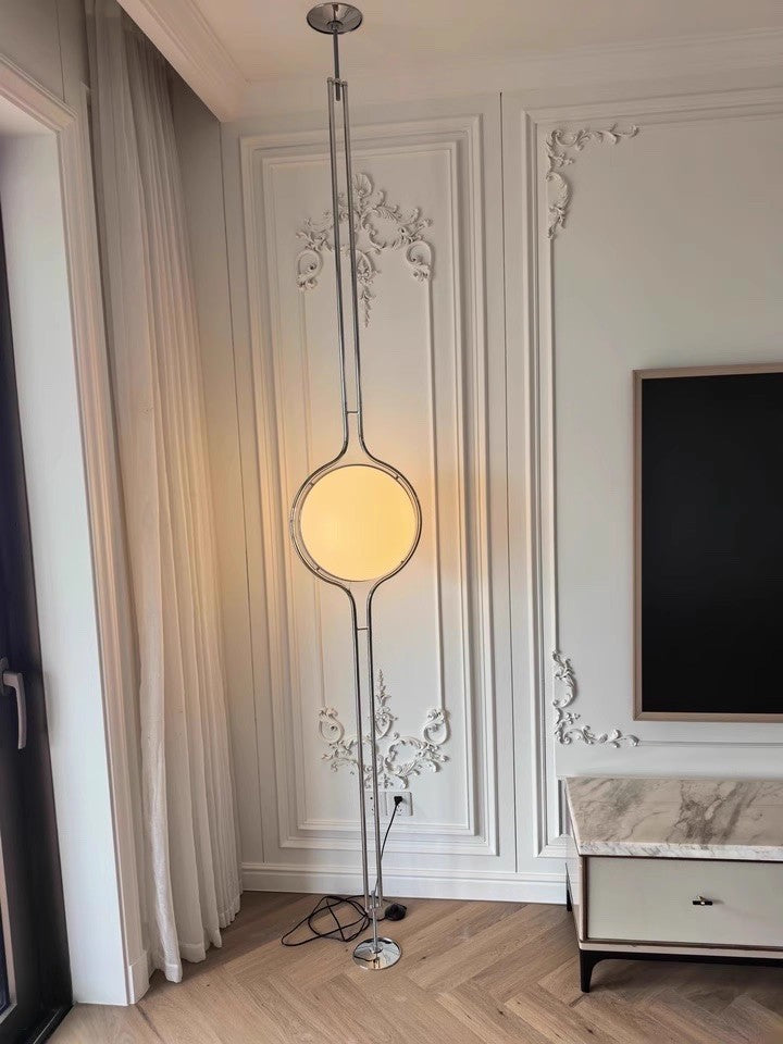 Pluto Floor-to-Ceiling Lamp