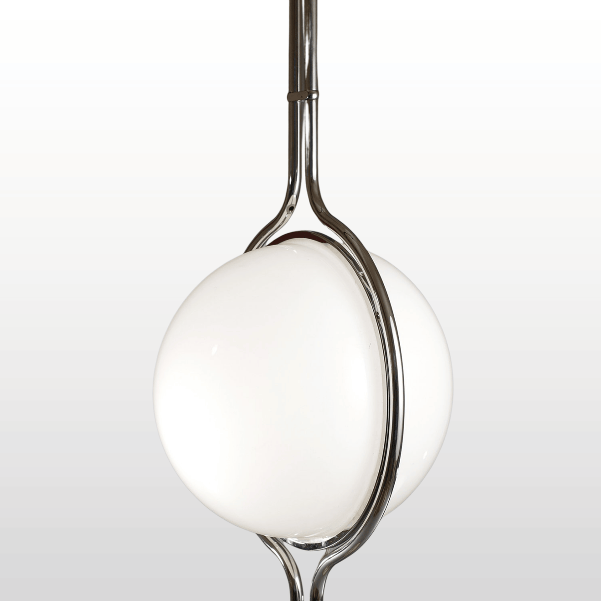 Pluto Floor-to-Ceiling Lamp